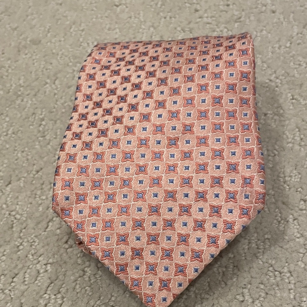 Metropolitan View Elegant Pink and Blue Geometric Tie CB